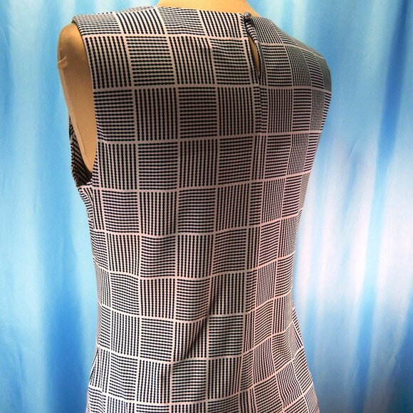 Calvin Klein Black & White Pleated Neck Career Shell Sleeveless Medium EUC - Picture 3 of 11